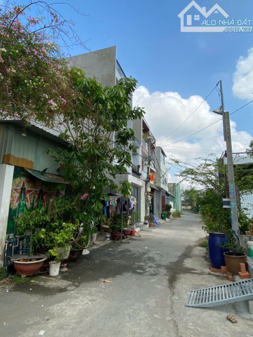 LÔ GÓC 2 MẶT, NGANG GẦN 7M - KHÔNG LỘ GIỚI - HẺM XE HƠI QUAY ĐẦU - XÂY TỰ DO  GIÁ CHỈ 4TỶ - 2