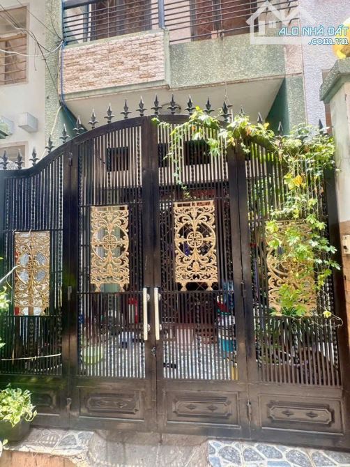 💥PHAN ĐĂNG LƯU - P.2 -Q.PHÚ NHUẬN - SÁT MẶT TIỀN - 50M2 - 4 TẦNG - 5 PHÒNG - 5WC👉7,9 TỶ - 2