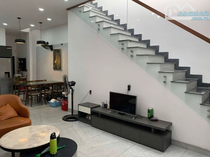 BÁN GẤP SIÊU PHẨM 3 TẦNG - MT VŨ XUÂN THIỀU KHU VIP VEN SÔNG HÒA XUÂN, CẨM LỆ - CHỈ 6.5 TỶ - 2