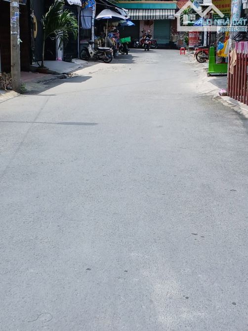 Mặt tiền cấp 4 -  Bùi Quang Là P12 Gò Vấp giá rất tốt để đầu tư - 2