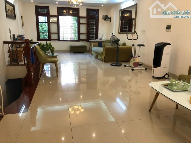 Bán Nhà Phân Lô Ngõ 93 Hoàng Văn Thái – 52m² – 5 Tầng – Mặt Tiền 5.3m -Gara ôtô – 18,x Tỷ - 2