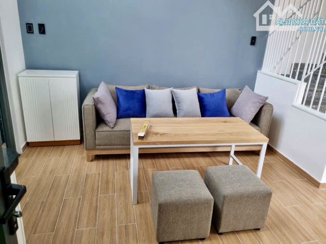 BÌNH THẠNH P.7 🏠ĐẸP VỚI MẪU THIẾT KẾ ĐẶC BIỆT 5 TẦNG 💰 CHỈ NHỈNH 4 - 2