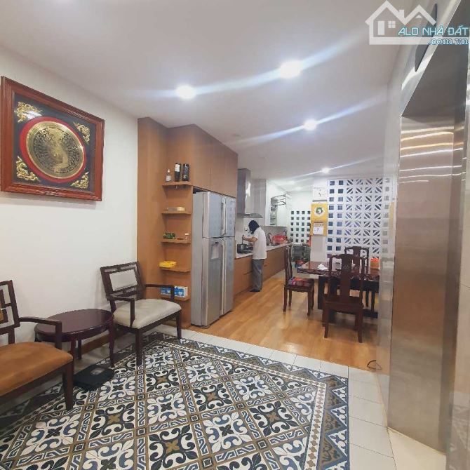 Toà nhà dòng tiền, ngõ oto thông, gần Hồ Tây. 75m2 8 tầng MT 5m sát MP, oto vào nhà - 2