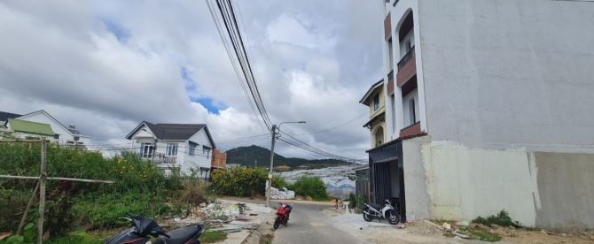 4 TỶ 8 ĐẤT MẶT TIỀN ĐẸP 100M2 KQH NGUYỄN HỮU CẦU Ô TÔ NÉ NHAU BẰNG PHẲNG PHƯỜNG 12 ĐÀ LẠT - 2
