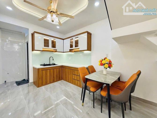 🔥 Bán gấp! Bán nhà Hai Bà Trưng 4x20=80m² 5PN, vị trí vàng - 🏢 1 trệt, 1 lửng, 3 lầu - 2