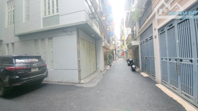Phân lô Nguyễn Khánh Toàn 50m x 5T, Gara ô tô, lô góc, nhà dân xây đẹp. - 2