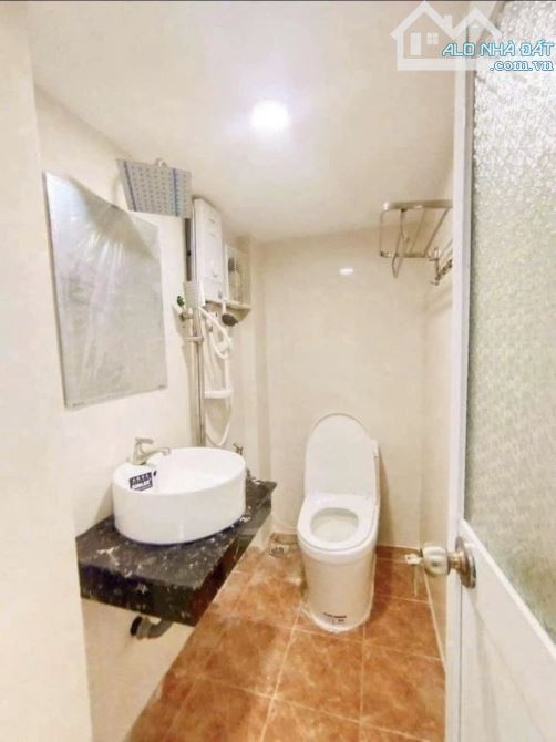 🔥NHÀ ĐẸP 3 TẦNG BTCT NGAY CMT8 QUẬN 10 - TRÊN TRỤC METRO CHẠY QUA NÊN TIỀM NĂNG TĂNG GIÁ - 2