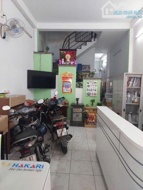 CHỦ CẦN BÁN GẤP CĂN NHÀ MẶT TIỀN - HIỆN TẠI ĐANG KINH DOANH - KHU NAM HÙNG VƯƠNG - D - 2