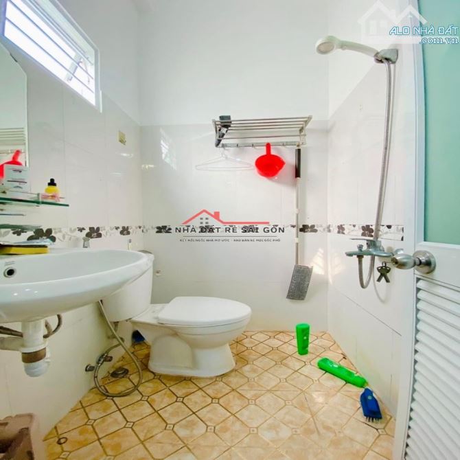 BÁN NHÀ GẦN CHỢ PHẠM VĂN HAI - 60M² - NGANG ĐẸP 5.2M - 4 TẦNG - NỞ HẬU - NHỈNH 9.X TỶ - 2
