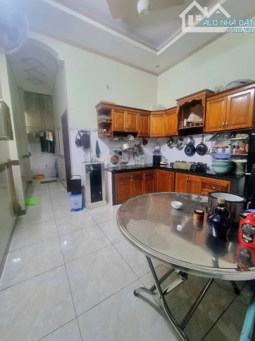 Bán nhà 1 Trệt 1 Lầu Đông Hòa,đường xe hơi vào tận nhà,cách đường lơn 50m - 2