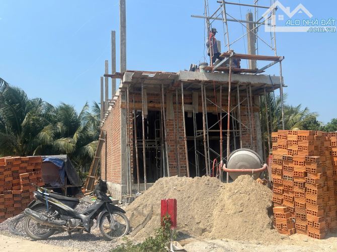 Bán nhà mới đang hoàn thiện Diên Phú-Diên Khánh đường oto, qh rộng 20m - 2