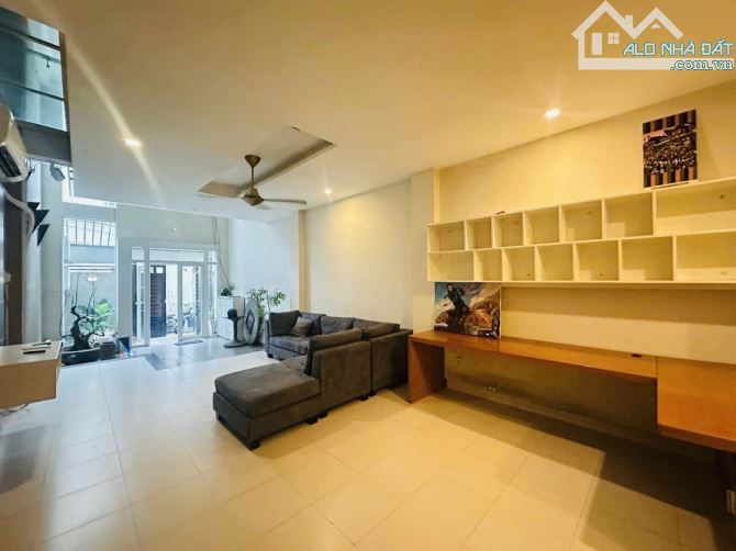 BÁN NHÀ TRƯỜNG CHINH - TÂN BÌNH - HẺM 6M Ô TÔ THÔNG - DT:60M2 - 3 TẦNG - NHỈNH 7,5 TỶ - 2