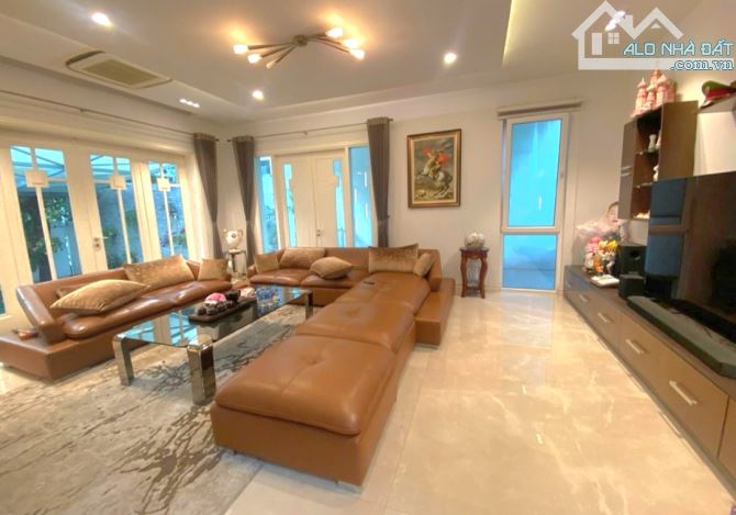 Bán biệt thự sân vườn phố Võng Thị Tây Hồ 152m2 nhỉnh 30 tỷ gần kề Hồ Tây - 2