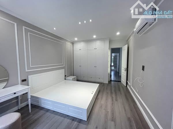 QUẬN 1 PHƯỜNG CẦU ÔNG LÃNH - BÁN NHÀ 4 TẦNG HẺM XE HƠI 4m THÔNG, NGAY CHỢ CẦU MUỐI - 2