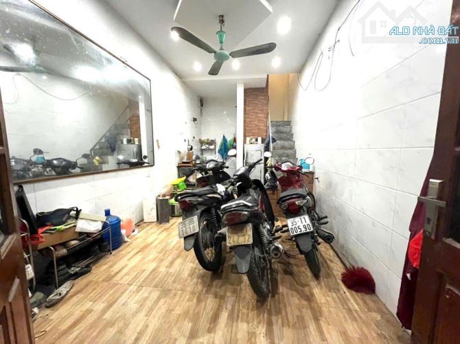 CHỈ 2.8 TỶ CÓ NGAY NHÀ GIÁP BÁT - HOÀNG MAI - GẦN PHỐ, GẦN CHỢ - 2