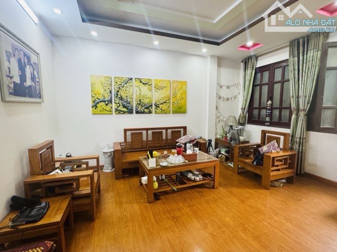 MAI DỊCH 40 M2/ 6TẦNG,/MT 5 M  /9,9 TỶ - 2