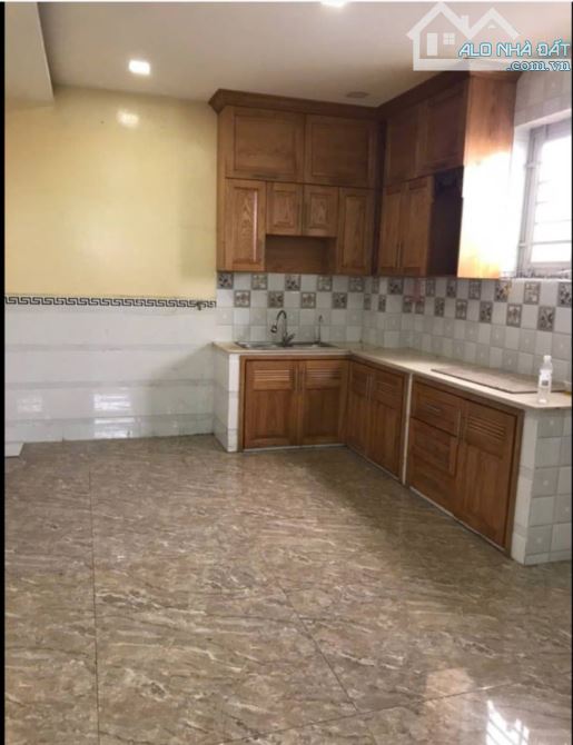 BÁN NHÀ .LẠC  LONG QUÂN. P5. Q11 .2 TẦNG. 65M2.NHỈNH 6 TỶ - 2