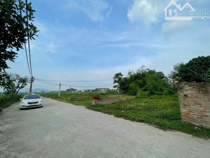 💯 TRỤC CHÍNH THẮNG HỮU - MINH TRÍ - ĐỐI DIỆN SÂN BÓNG - ĐƯỜNG 7m - FULL THỔ CƯ - GIÁ 2x t - 2