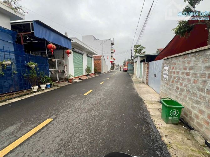 Siêu phẩm nằm trên tuyến đường thông từ 359 ra đường máng - 2