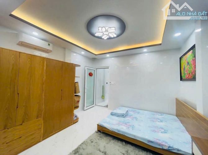 Bán nhà Bình Thạnh_ phường 11 gần Phạm Văn Đồng hxh hơn 50m2 chỉ 4.7ty - 2