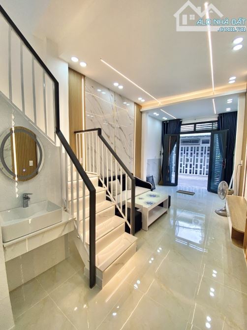 Bán gấp nhà đẹp Full nội thất - đường Thống Nhất, quận GV. - 2