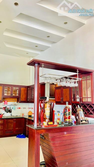 BÁN BIỆT THỰ MỚI MẶT TIỀN ĐƯỜNG PHƯỜNG 2, SÁT BIỂN BÃI SAU TP.VŨNG TÀU GIÁ CỰC TỐT 25 TỶ - 2