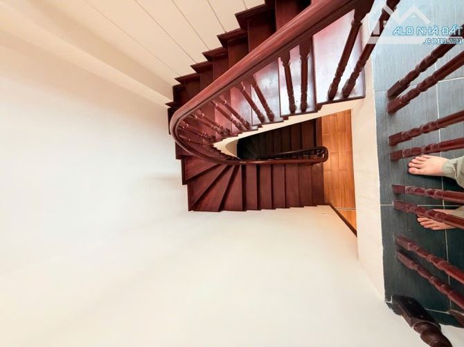 Bán Giảm Giá Nhà Phố Nguyễn Ngọc Vũ Ô tô đỗ cửa 60m x 5 Tầng, Mặt tiền 4m, 16 Tỷ 2. - 2