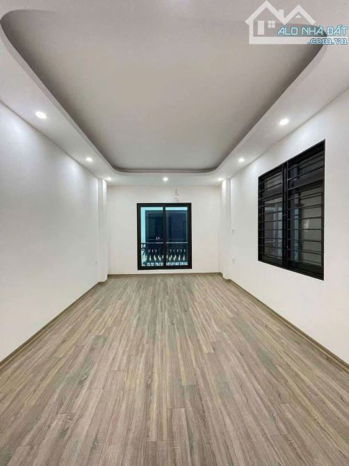 CHO THUÊ NHÀ 5 TẦNG NGÔ QUYỀN GIÁ 12 TRIỆU - 2