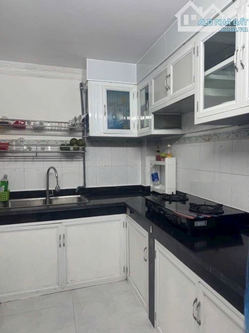 Hẻm 4m thông ngay Phú Thọ Hoà, 40m2, 2 tầng, chỉ 4.5 tỷ - 2