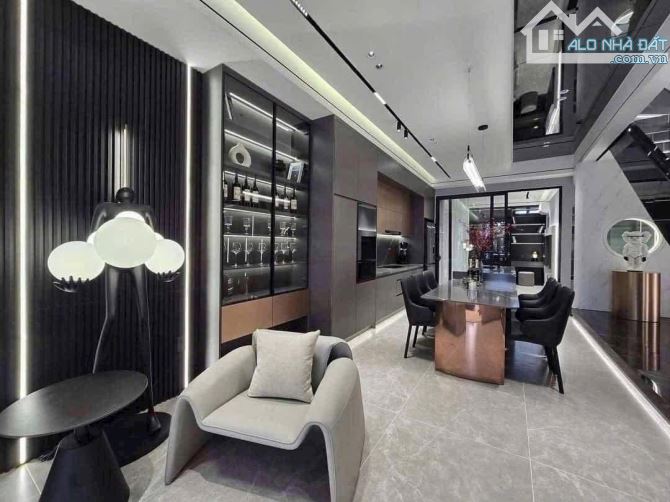 270m2 - NHỈNH 10tỷ - BÁN NHÀ CỔ LINH, LONG BIÊN- Pocher Đỗ Cửa - THANG MÁY - 2