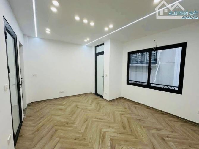 Bán nhà xây mới tại Quan Nhân, 55m2 x 6 tầng, vài bước ra hồ - hơn 11 tỷ - 2