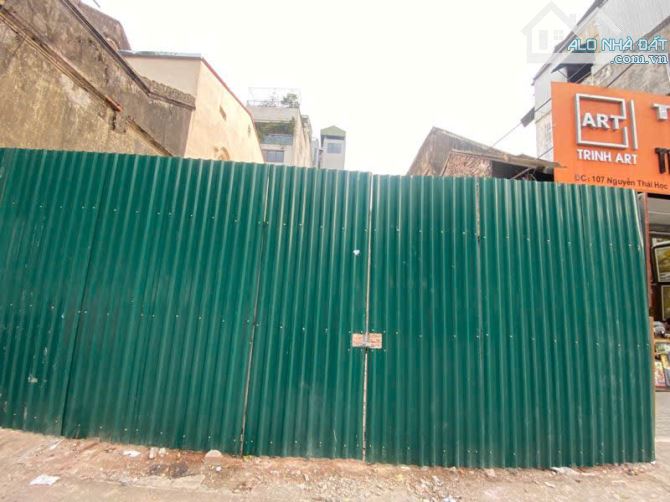 Mặt phố Nguyễn Thái Học - Kinh doanh đỉnh - MT rộng - Sổ vuông. - 2
