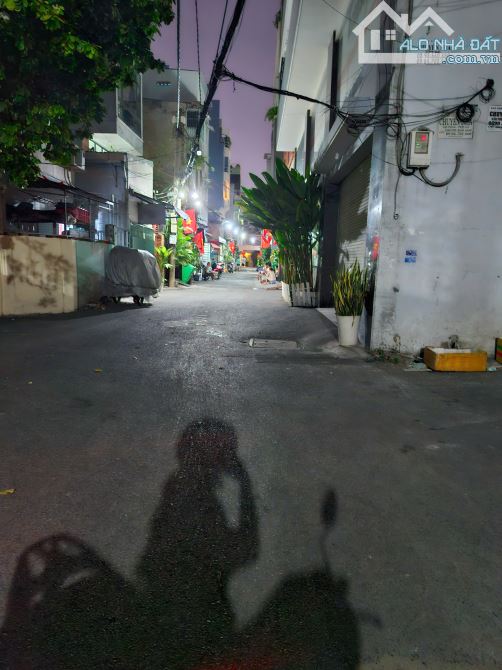 BÁN NHÀ HXH -2 TẦNG -  QUẬN 3 - CÁCH MẠNG THÁNG 8 - PHƯỜNG 9 - 15,9 TỈ ĐỒNG - 2