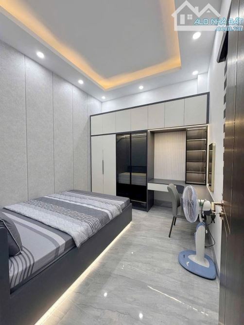 SIÊU RẺ -  BÁN NHÀ LONG BIÊN, LONG BIÊN  - 250m2 - NHỈNH 8tỷ - SÂN RỘNG - 2