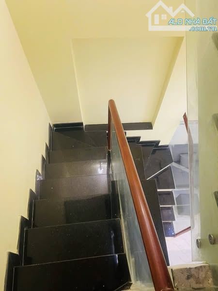 Nhà  Đường Nguyễn Văn Nguyễn Quận 1 Phường Tân Định. - 2