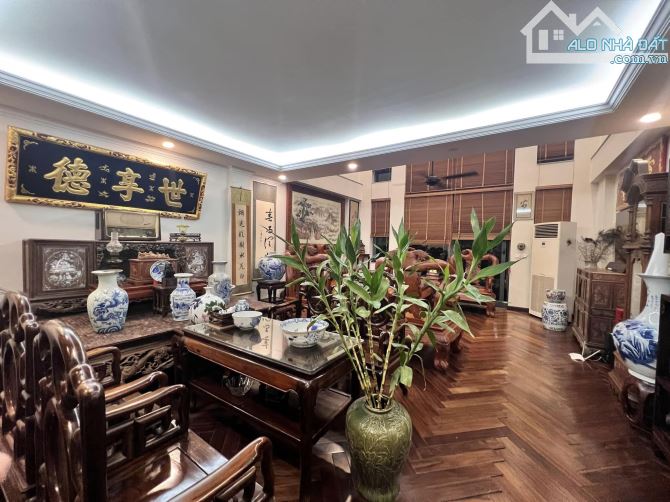 ⚜️ Phân Lô Sát Phố Ô tô tránh Hào Nam, Đống Đa, 65m2 8T Thang máy MT 5.6m, Chỉ 28.5 Tỷ ⚜️ - 2