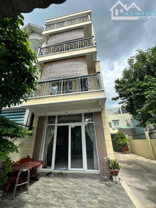 Bán Biệt thự ngay Cổng Vạn Phúc City đường Đinh Thị Thi. 215m2(8.6×25) 4 tầng chủ 28 tỷ TL - 2
