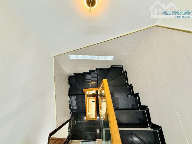 NHÀ GÒ VẤP KHÔNG QUY HOẠCH LỘ GIỚI 4x8M 5,488 TỶ 4 PHÒNG NGỦ SHR - 24