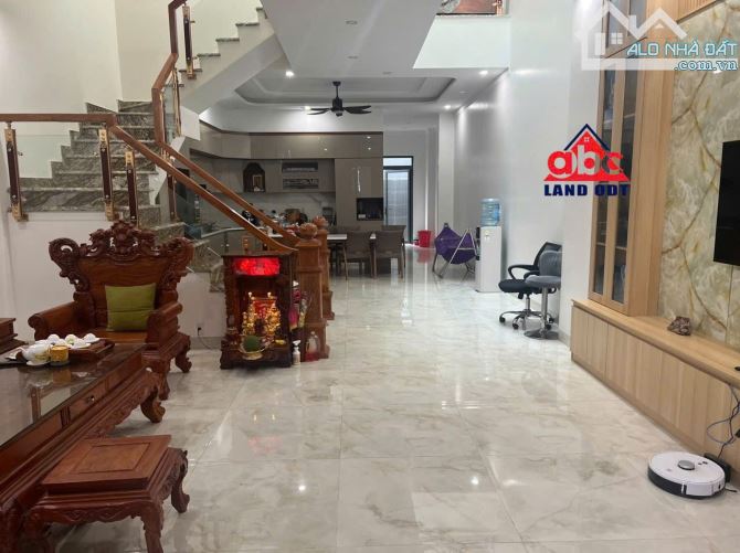 Bán nhà 1 trệt 2 lầu vị trí kp11 An Bình, 6x24 full thổ cư Giá chỉ 6ty8 - 3