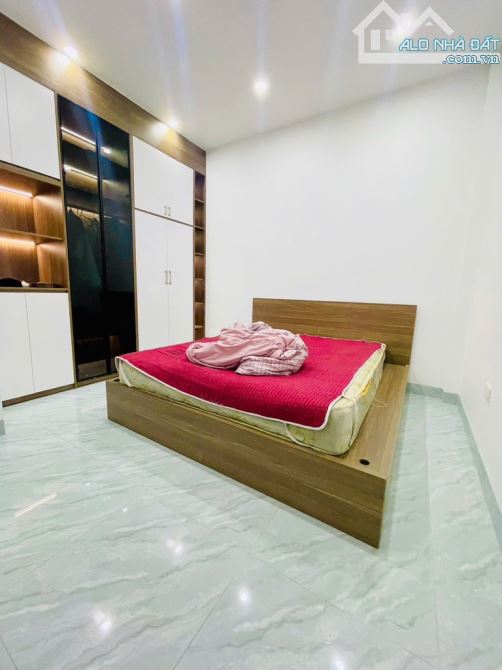 BÁN NHÀ ĐẸP YÊN SỞ – LÔ GÓC – SÂN RỘNG – 3 TẦNG 75m² – GIÁ CHỈ 9.4 TỶ! - 3