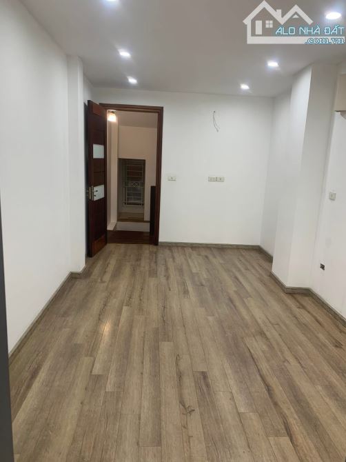 Phạm Ngọc Thạch, 40m, 3ngủ, Ô tô tránh dừng đỗ, Vỉa hè kinh doanh, 2 mặt ngõ, Sổ vuông đẹp - 3