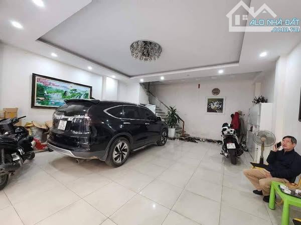 QUẬN 3 PHƯỜNG 3 - BÁN NHÀ 5 TẦNG MẶT TIỀN LÔ GÓC; NGAY KHU BÀN CỜ - 3