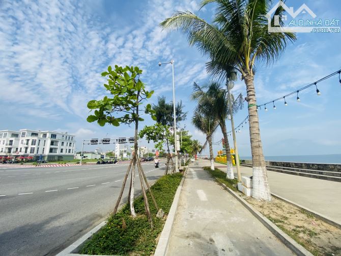 Bán đất 2 mặt tiền đường Hồ Tùng Mậu cách biển 80m. Tuyến đường kinh doanh - 3
