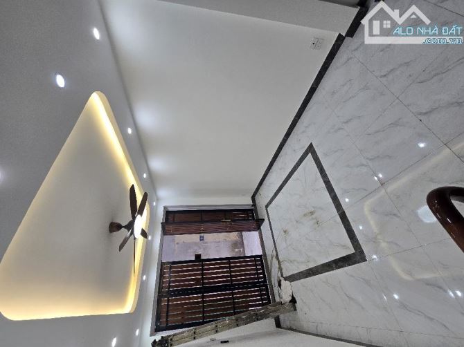 BÁN NHÀ TỨ LIÊN – 2 THOÁNG – CÁCH Ô TÔ 20M – GẦN HỒ TÂY – 30M² x 5 TẦNG – GIÁ DƯỚI 6 TỶ - 3