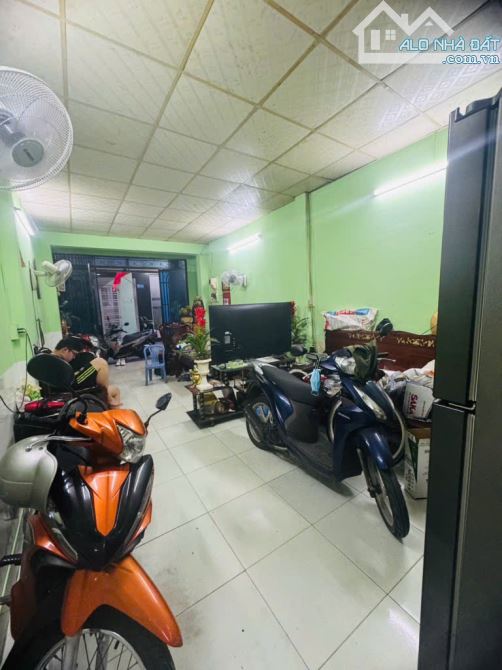 BÁN NHÀ HẺM 4M Âu Cơ 2 Tầng chỉ 112tr/m2 - 3