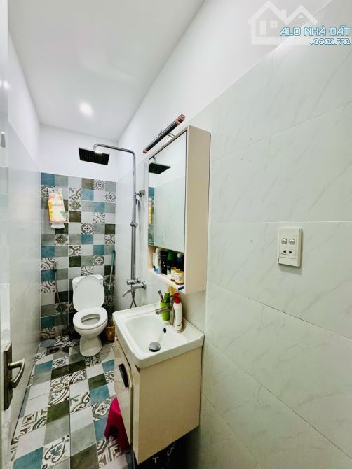NHÀ MỚI VÀO Ở LUÔN -  THÍCH QUẢNG ĐỨC P5 PN - 30M (3x10) 4 TẦNG BTCT - 2 PN 3 WC- 4. TỶ - 3