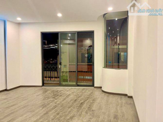 NHÀ ĐẸP 4 LẦU HẺM 7M CHỈ CÁCH MT HẬU GIANG 20M - 3