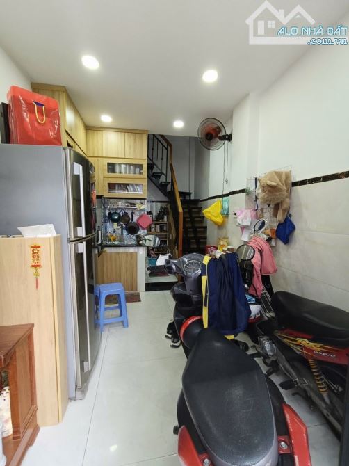 Bán Nhà Đường Ni Sư Huỳnh Liên + Lạc Long Quân , 4 Tầng - 3,25 Tỷ , Quận Tân Bình - 3