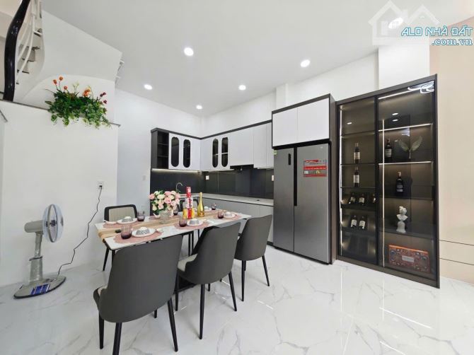 Mặt tiền kd đa nghành - 5 tầng 7pn - gấp bán 7,9 tỷ tl. - 3