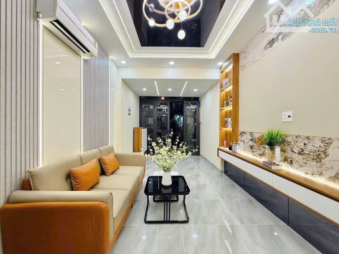 🔥 Bán gấp! Bán nhà Hai Bà Trưng 4x20=80m² 5PN, vị trí vàng - 🏢 1 trệt, 1 lửng, 3 lầu - 3
